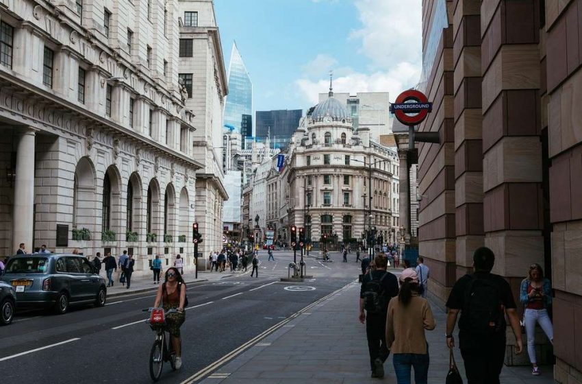  Bank of England Votes Unanimously to Keeping Interest Rates Low