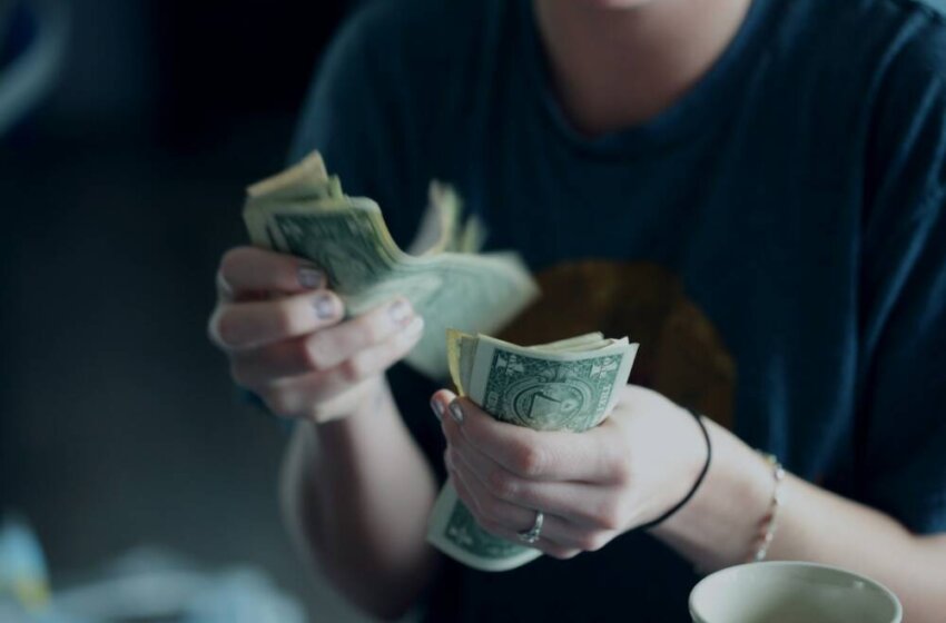  10 Clever Money-Saving Hacks You Need to Try Right Now