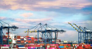 Why Smart Traders Track More Than Oil and Gas Smart traders