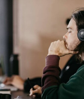 Boosting Your Efficiency: How Technology Can Transform Your Productivity Game Technology Can Transform Your Productivity